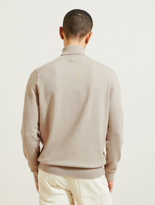 Pull col roul&eacute;
