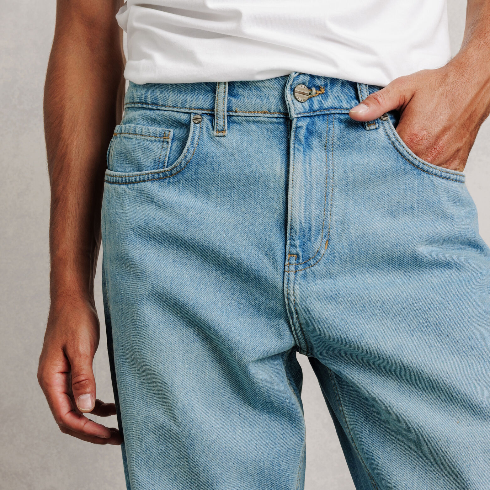 Jean loose RE-JEAN d&eacute;lav&eacute; 100% coton