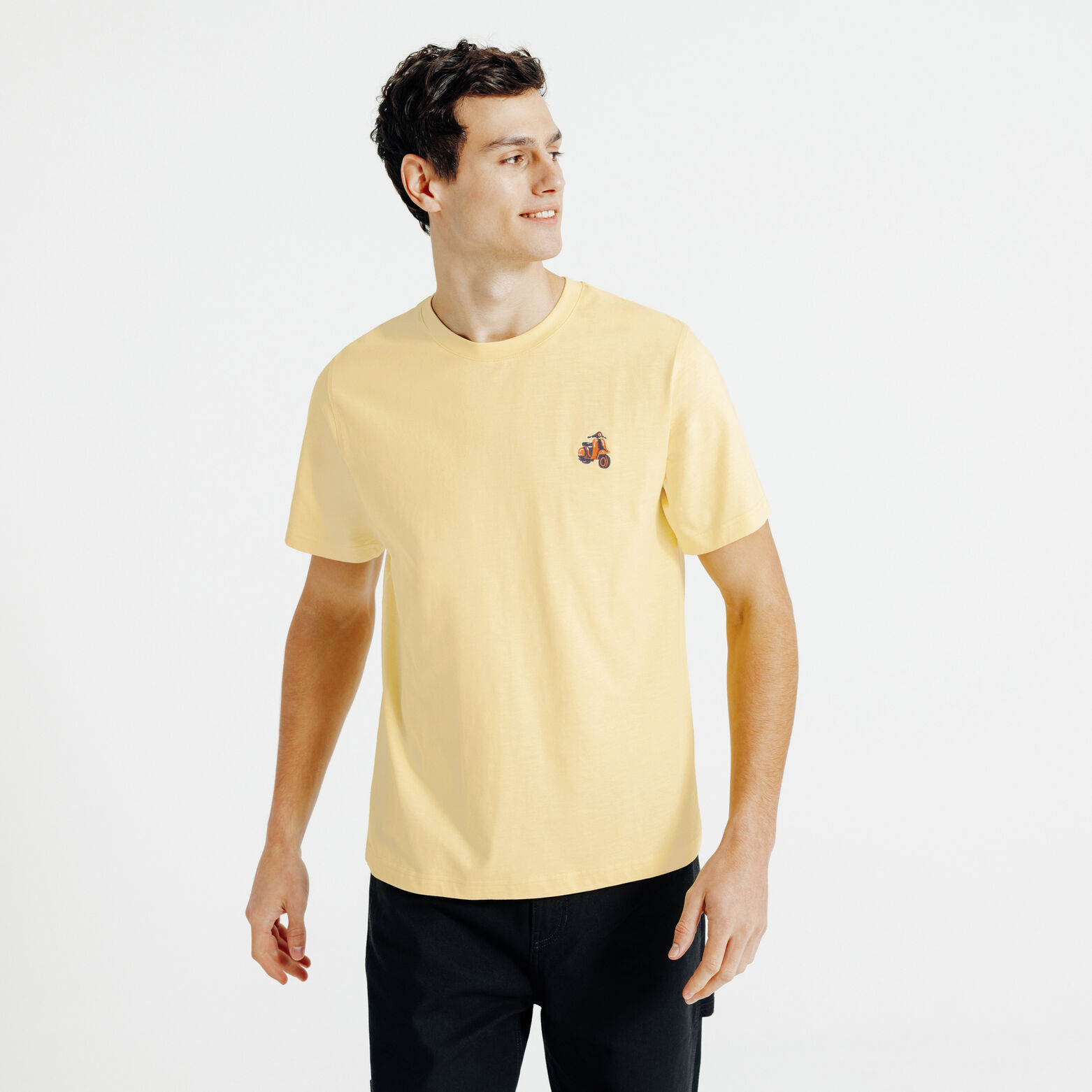 T-shirt in gevlamde stof met borduursel op de bors