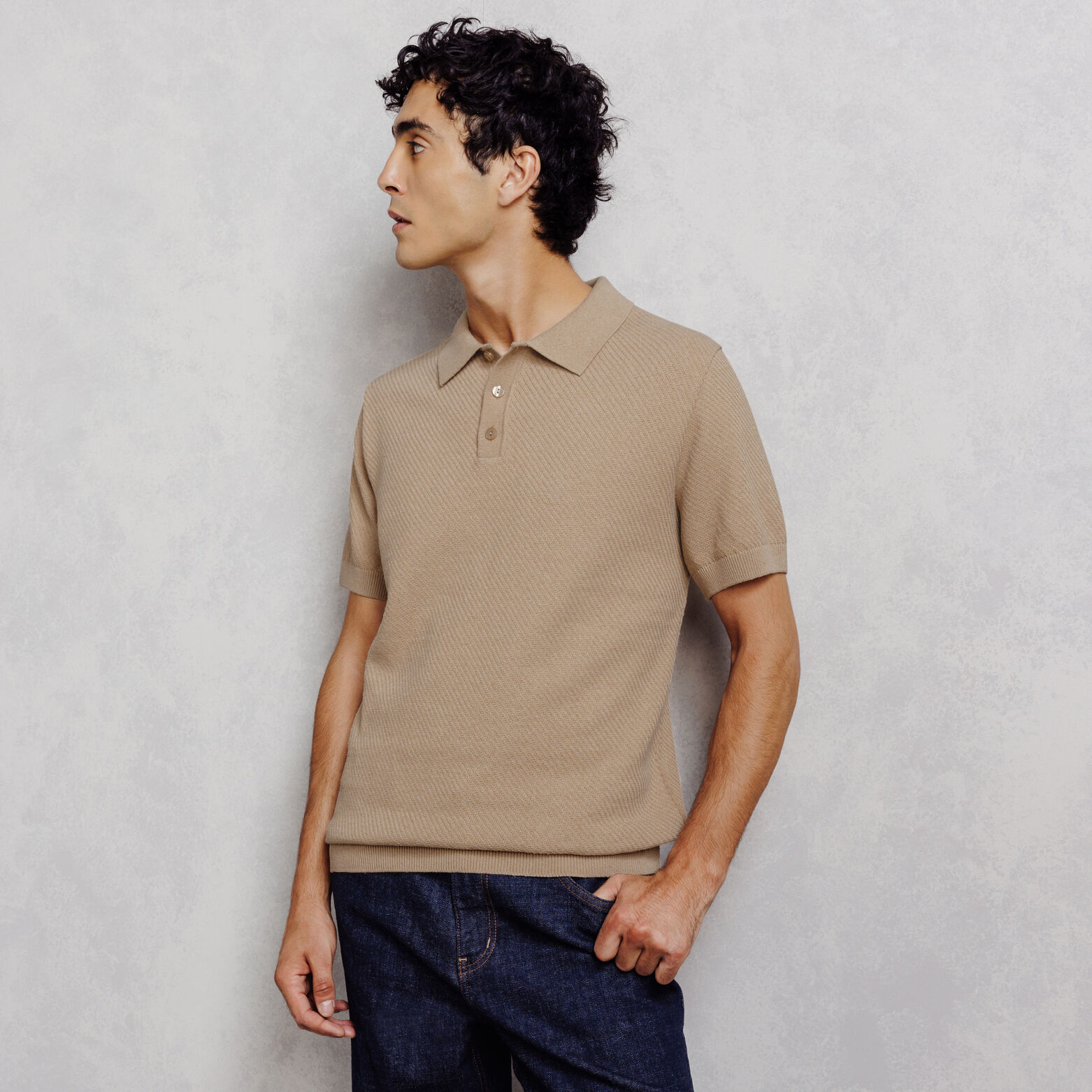 Polo en maille col boutonn&eacute; jeu de points