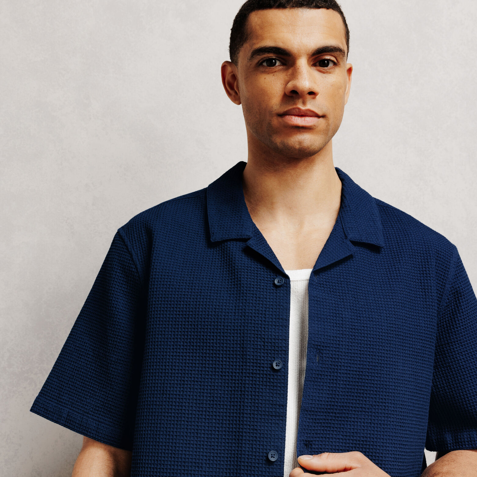 Effen hemdje in gewafeld katoen