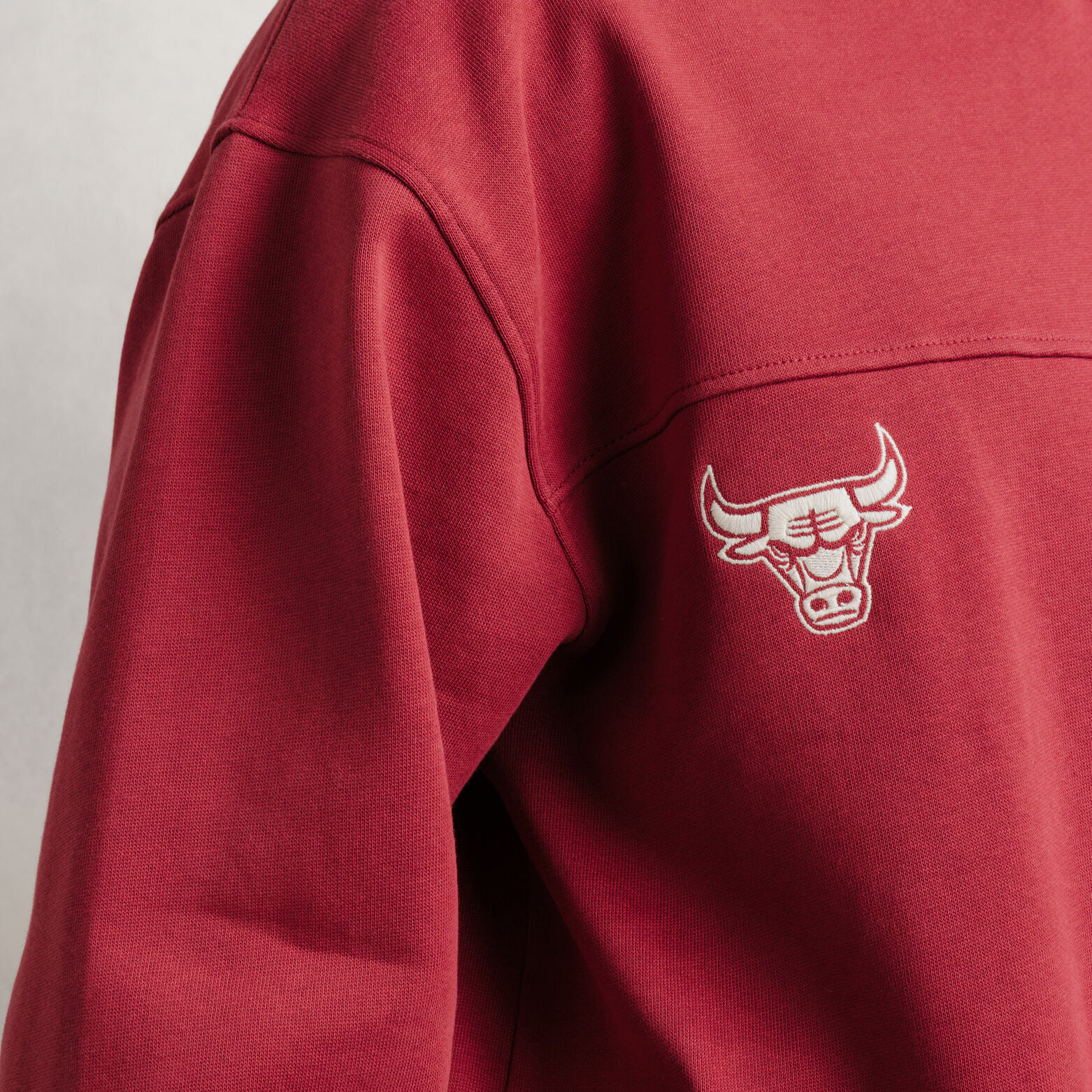Sweat &agrave; capuche brod&eacute; Chicago Bulls licence NBA