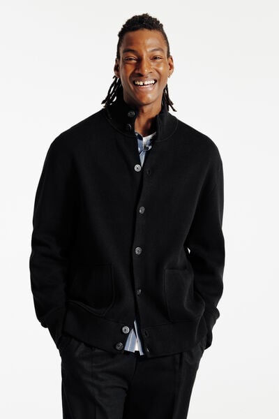 Gilet boutonn&eacute; col montant