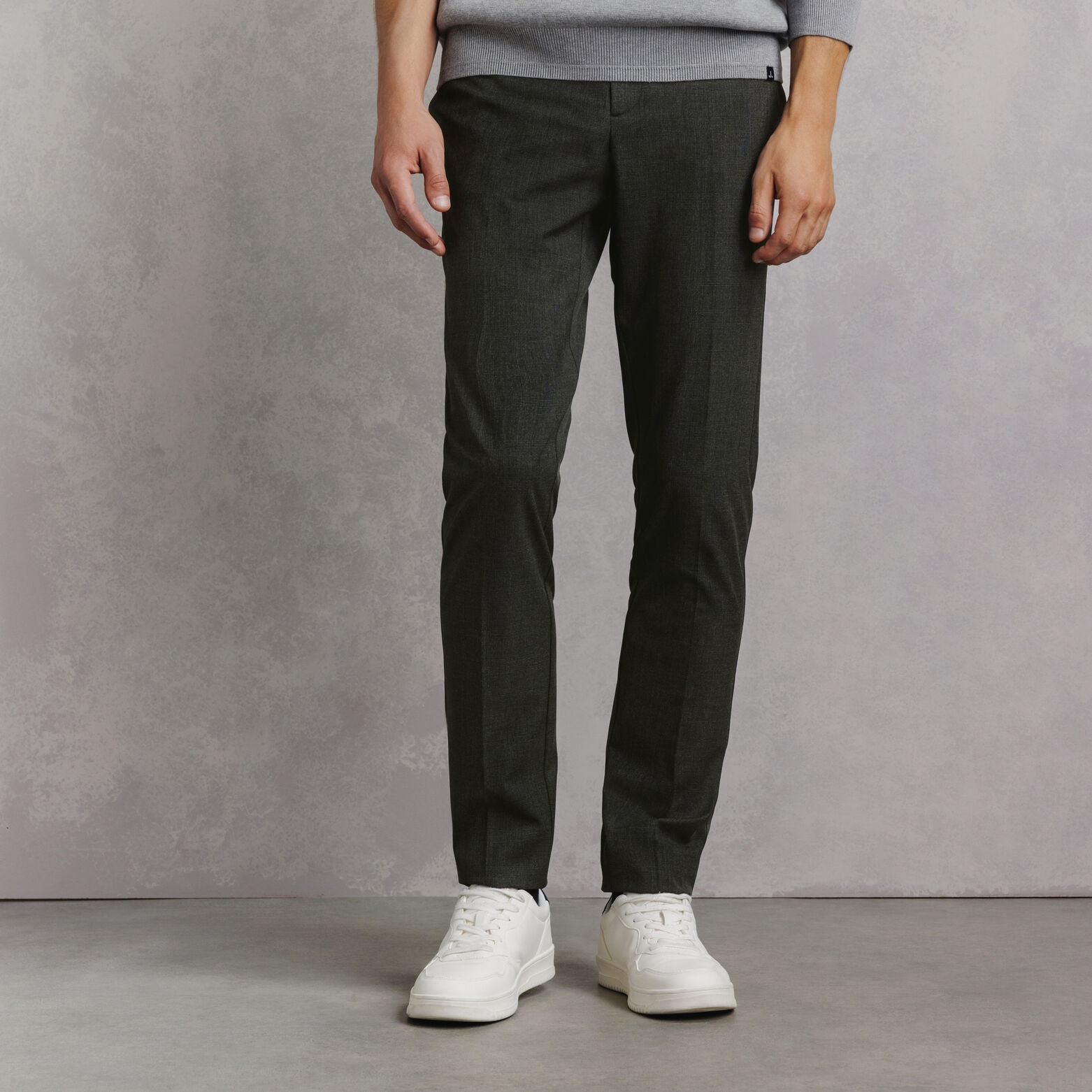 Pantalon chino slim &agrave; carreaux