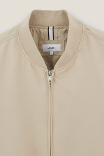 Blouson l&eacute;ger zipp&eacute;