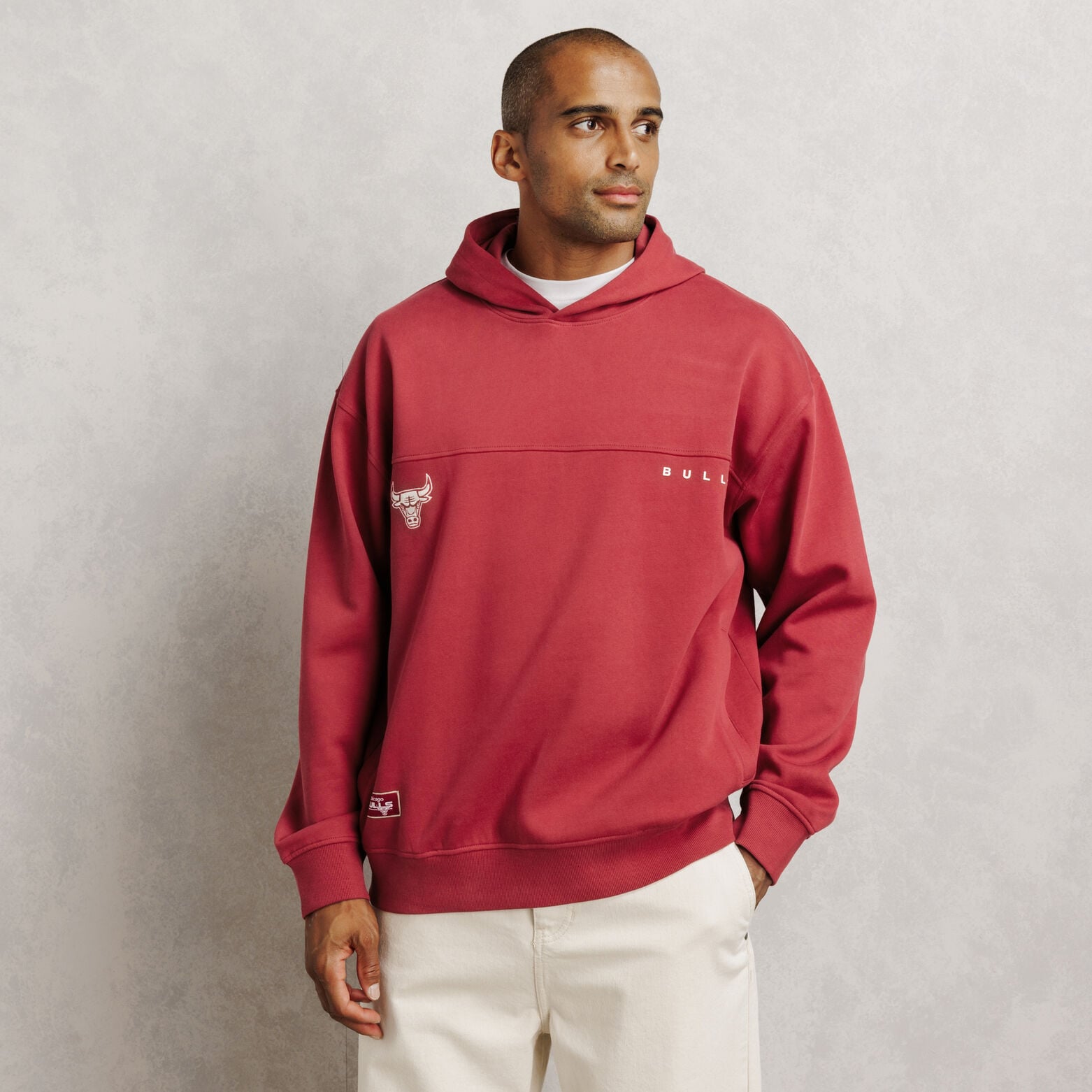 Sweat &agrave; capuche brod&eacute; Chicago Bulls licence NBA