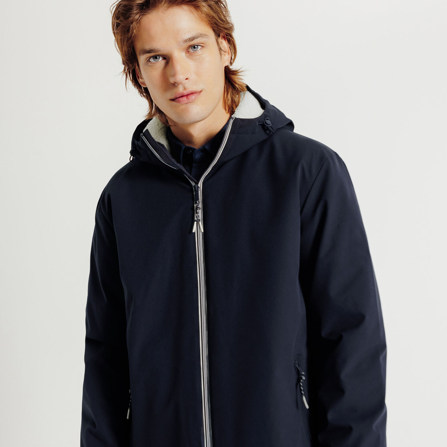 Parka longue à capuche doublée en sherpa