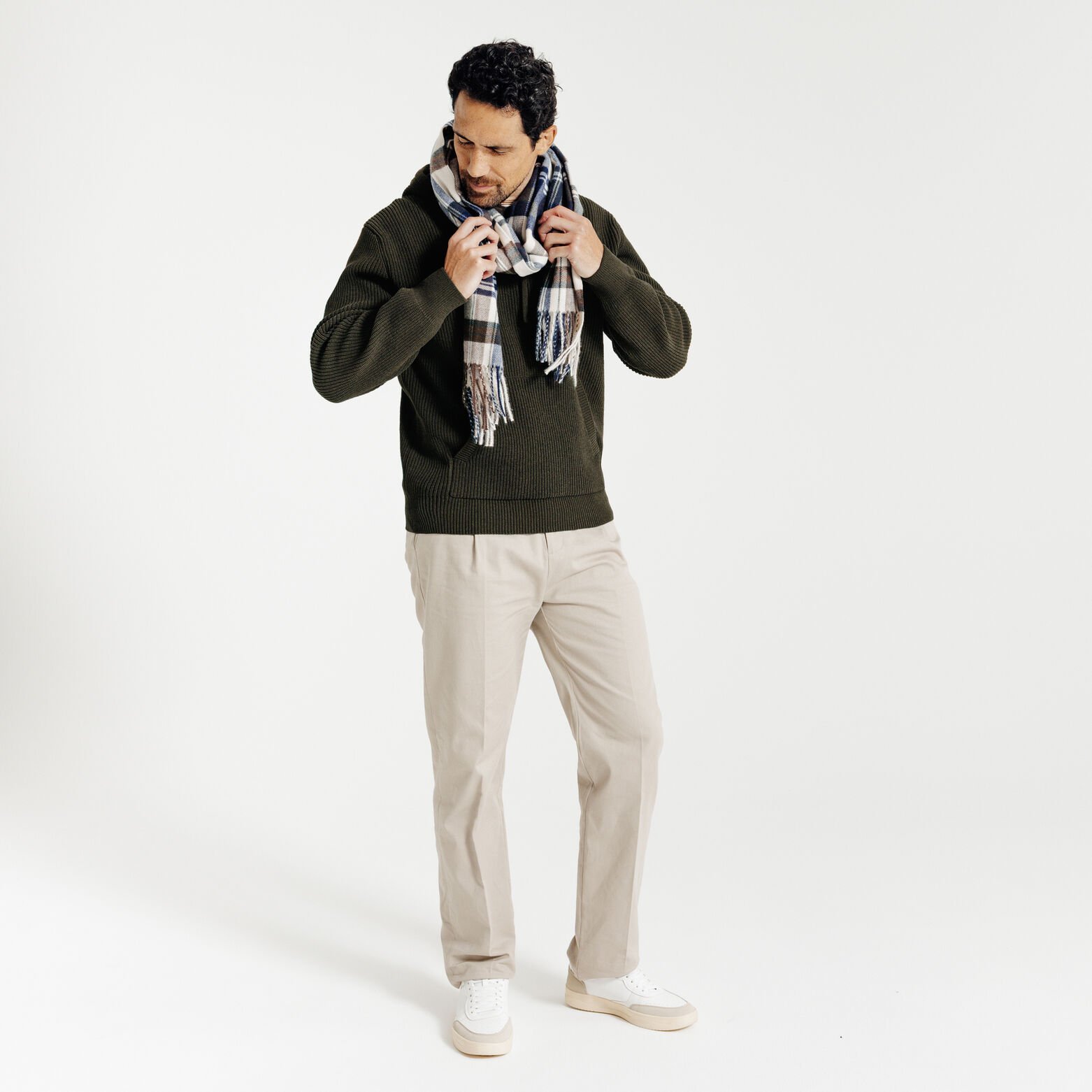 Trui met kap en dubbele kraag