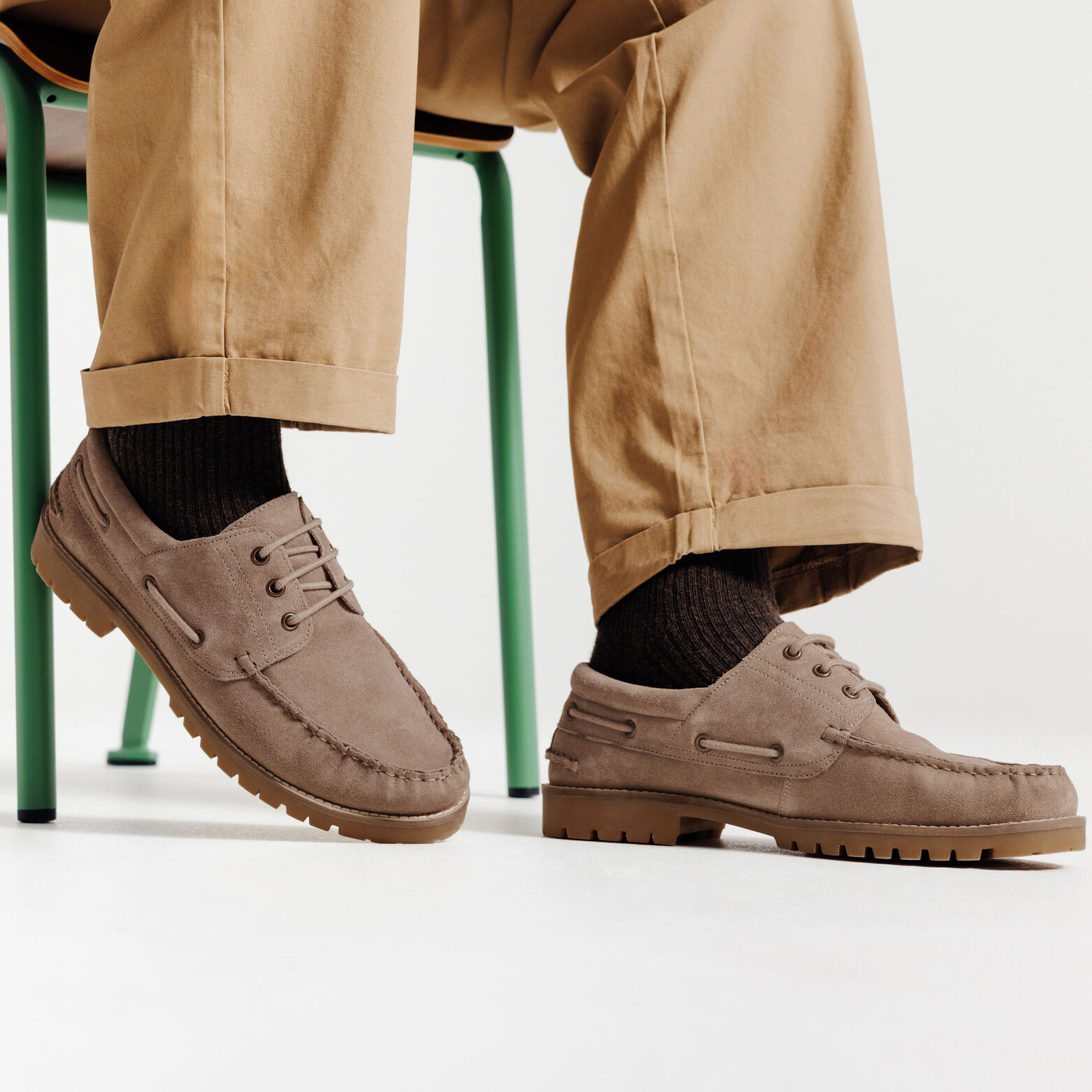 Mocassins in leer met geribbelde zolen