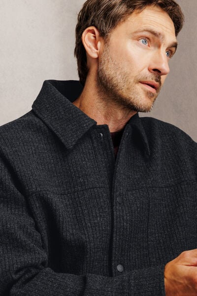 Veste pressionn&eacute;e en maille