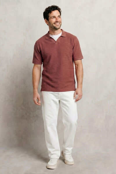 Polo manches courtes col resort textur&eacute;