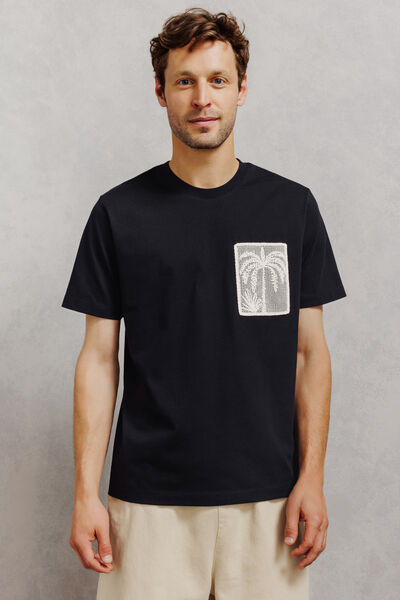 T-shirt met zak, macram&eacute; en strandlook