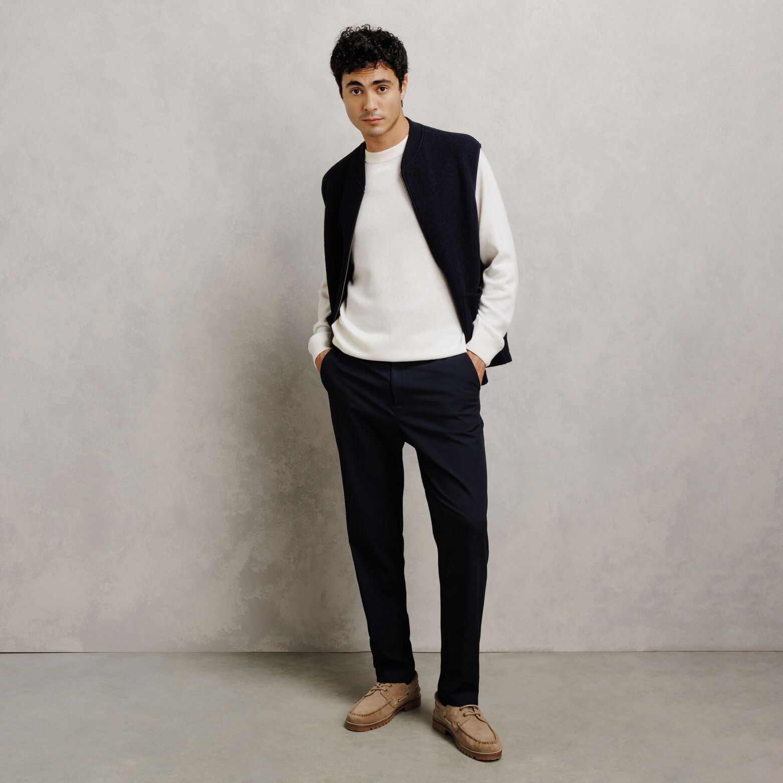Gilet zipp&eacute; sans manches 100% laine