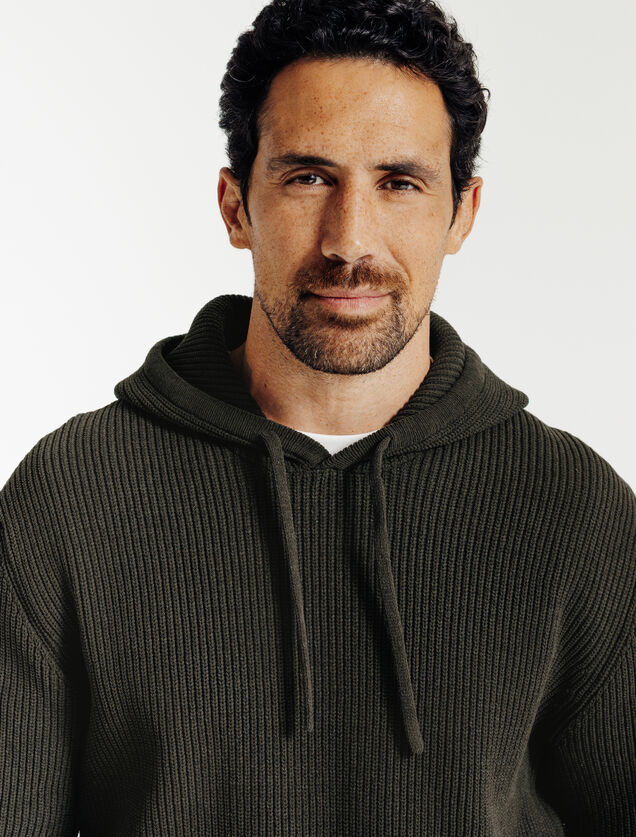 Pull &agrave; capuche chenille