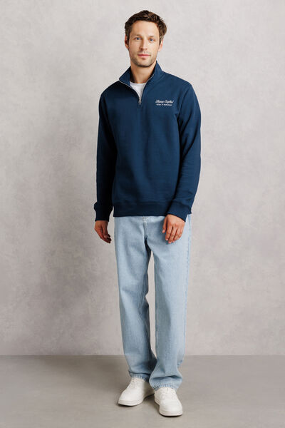 Sweater met ritskraag, geborduurd "Legacy crafted"