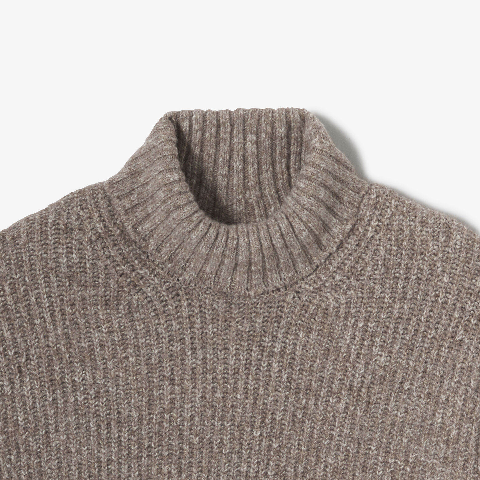 Pull col roulé tweed