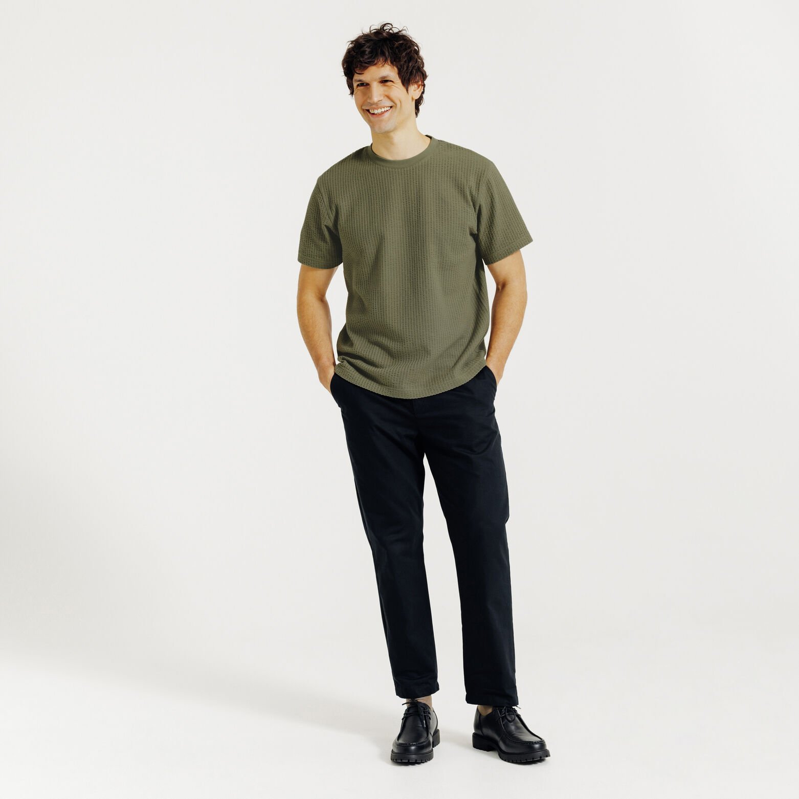 Tee shirt mati&egrave;re relief&eacute;e