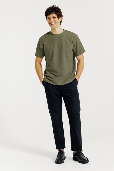 Tee shirt mati&egrave;re relief&eacute;e