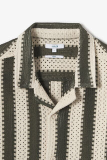 Chemisette en crochet col requin