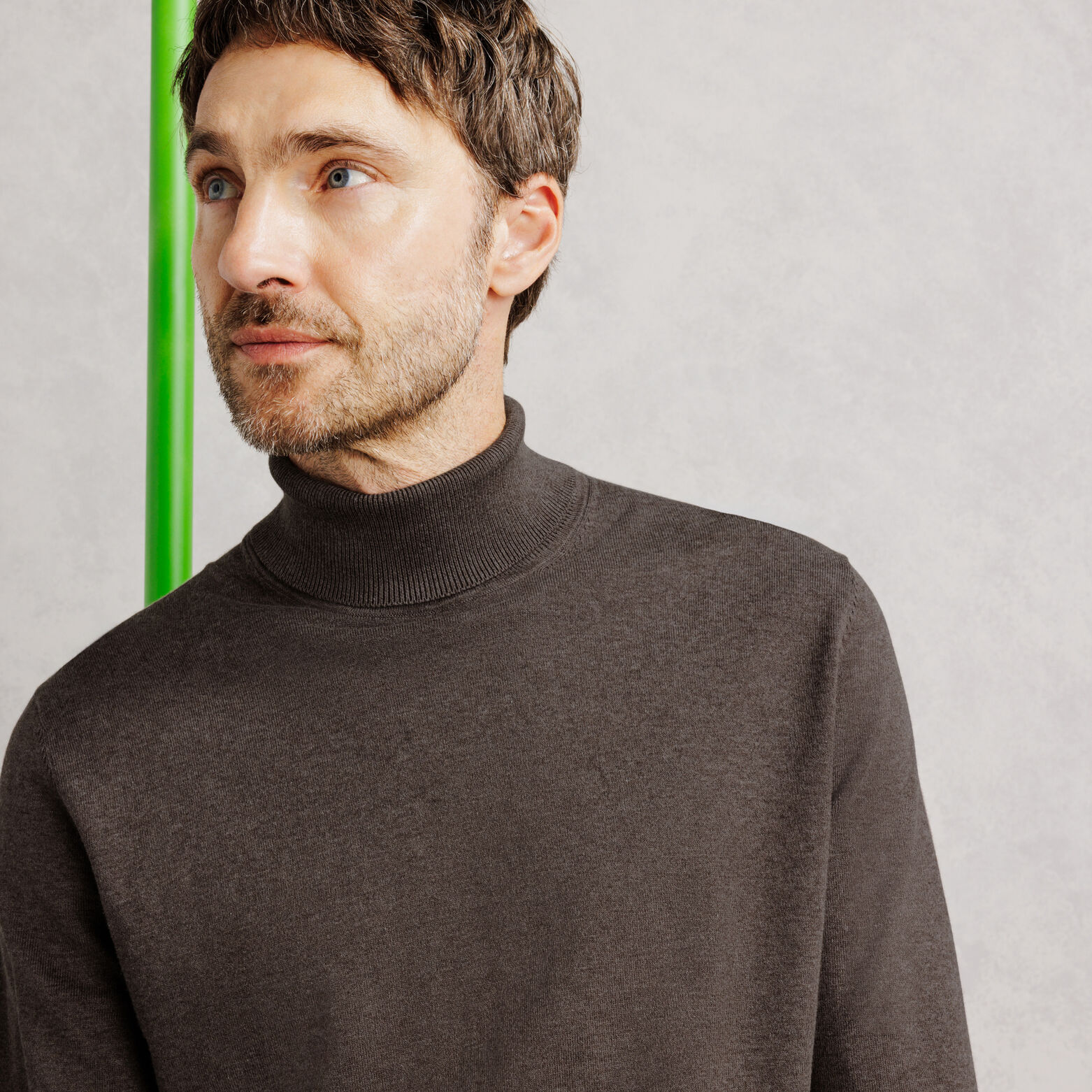 Pull col roul&eacute;