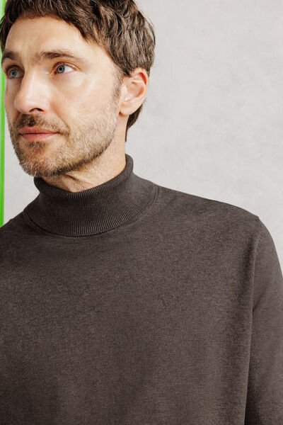Pull col roul&eacute;