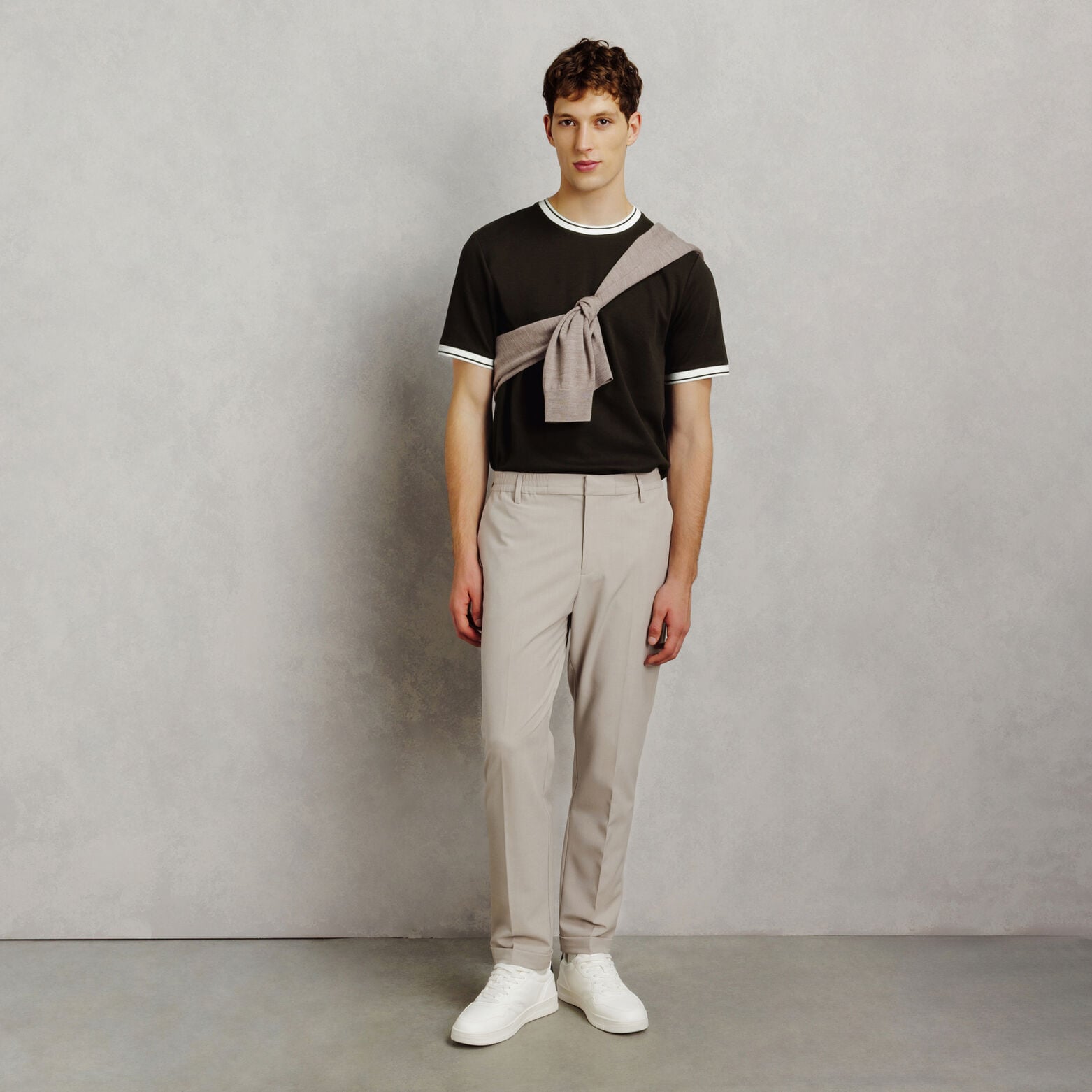 T-shirt met contrasterende hals- en mouwboorden
