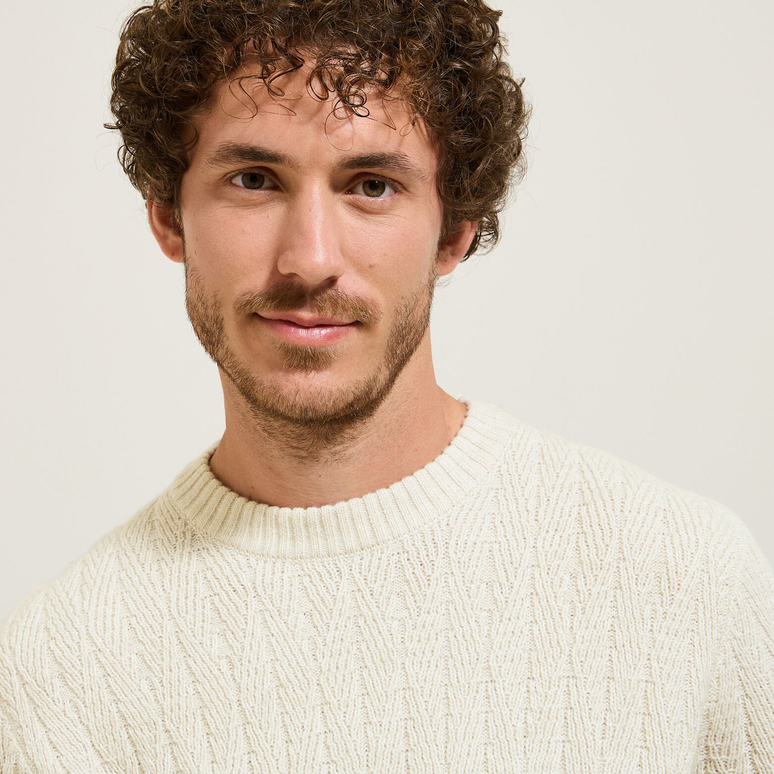 Pull col rond torsade