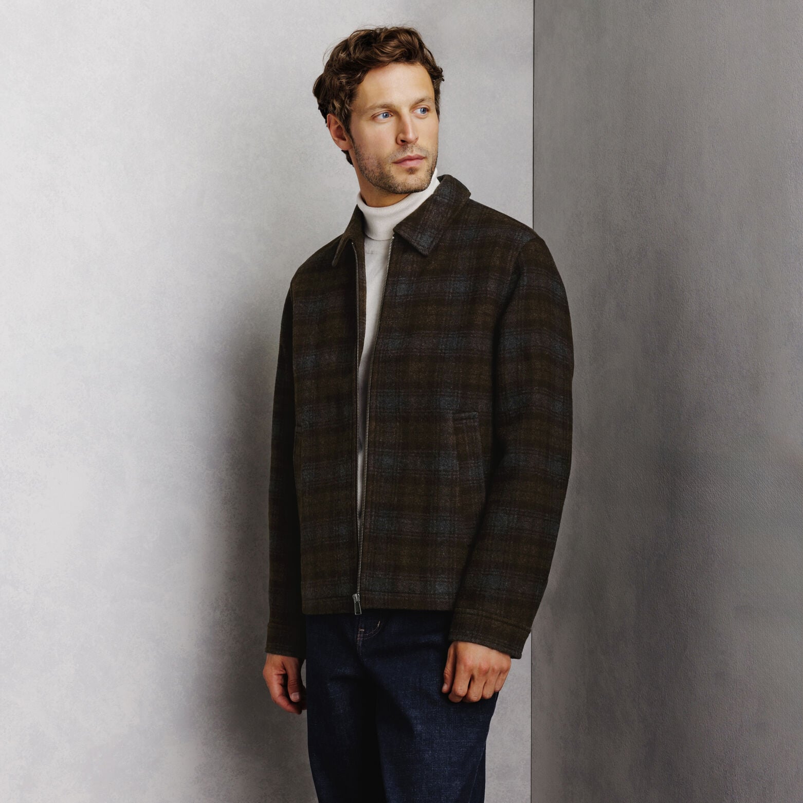 Blouson contenant de la laine col chemise zipp&eacute;