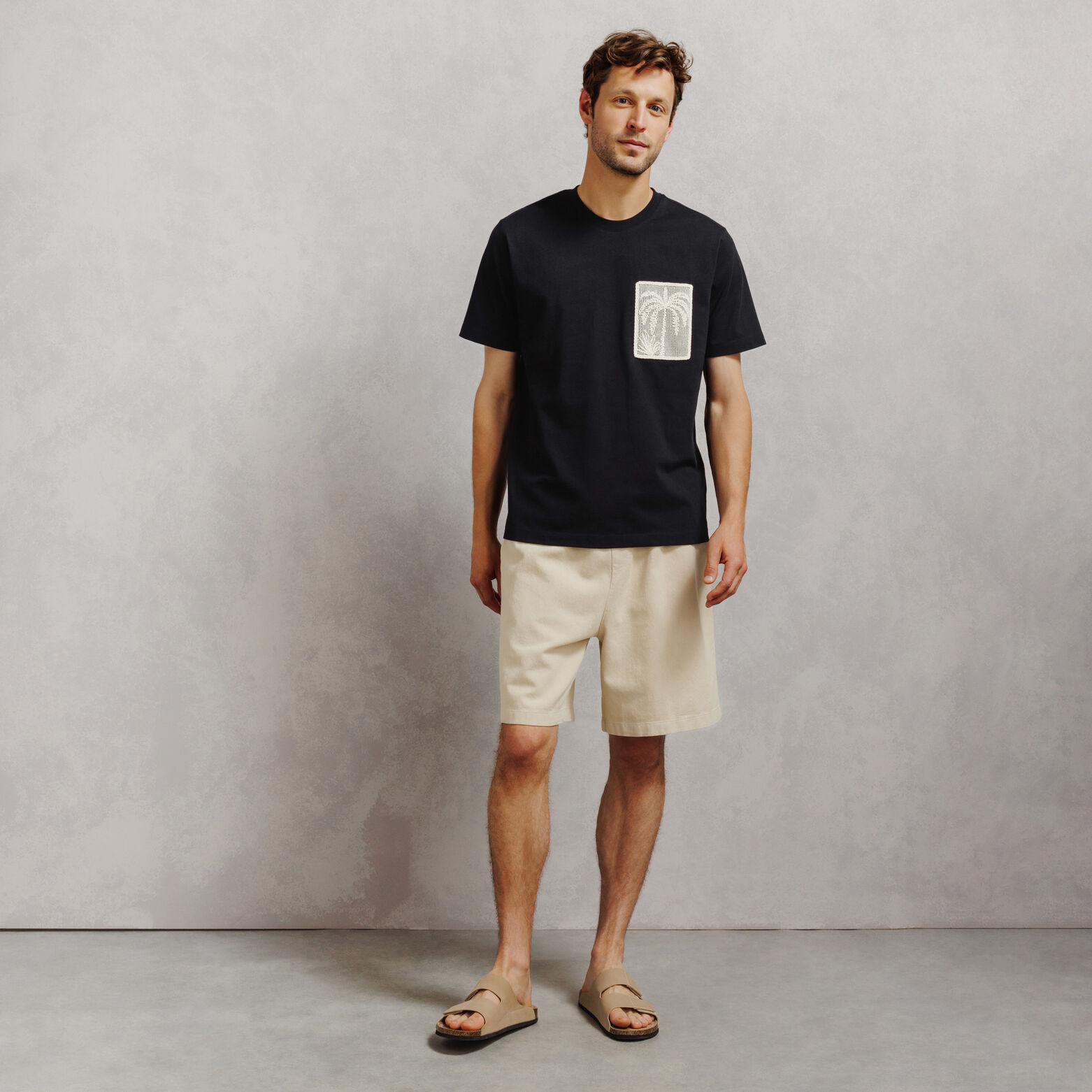 T-shirt met zak, macram&eacute; en strandlook