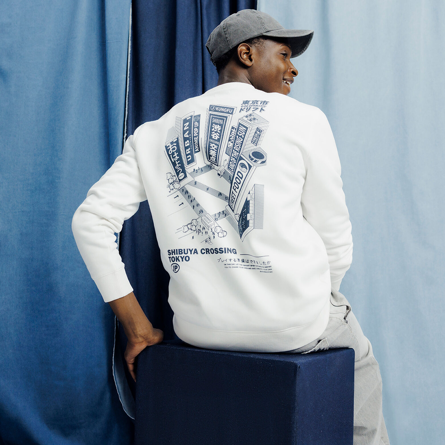 Sweater met ronde hals en print op voor-en achterk