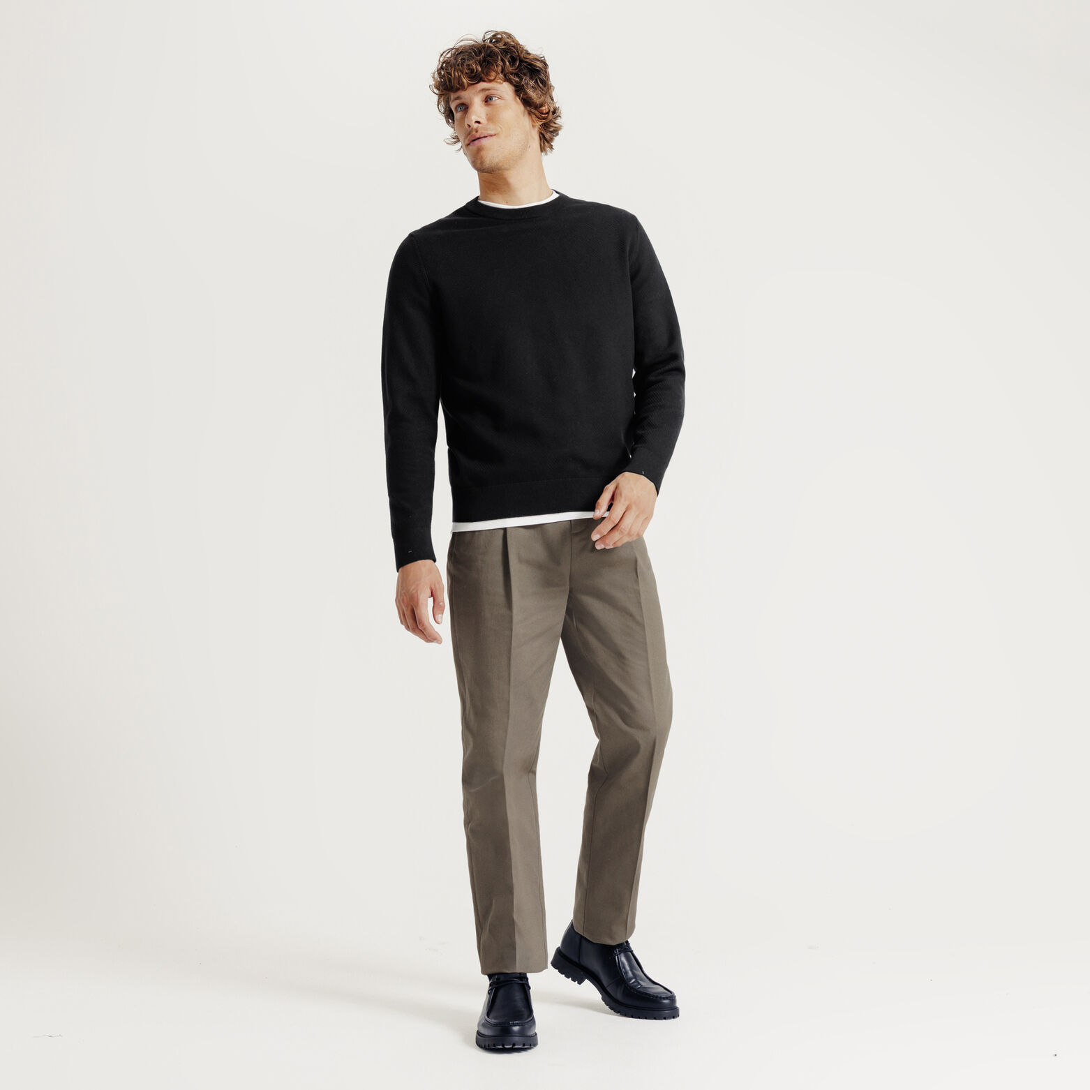 Pull col rond jeux de points fantaisie