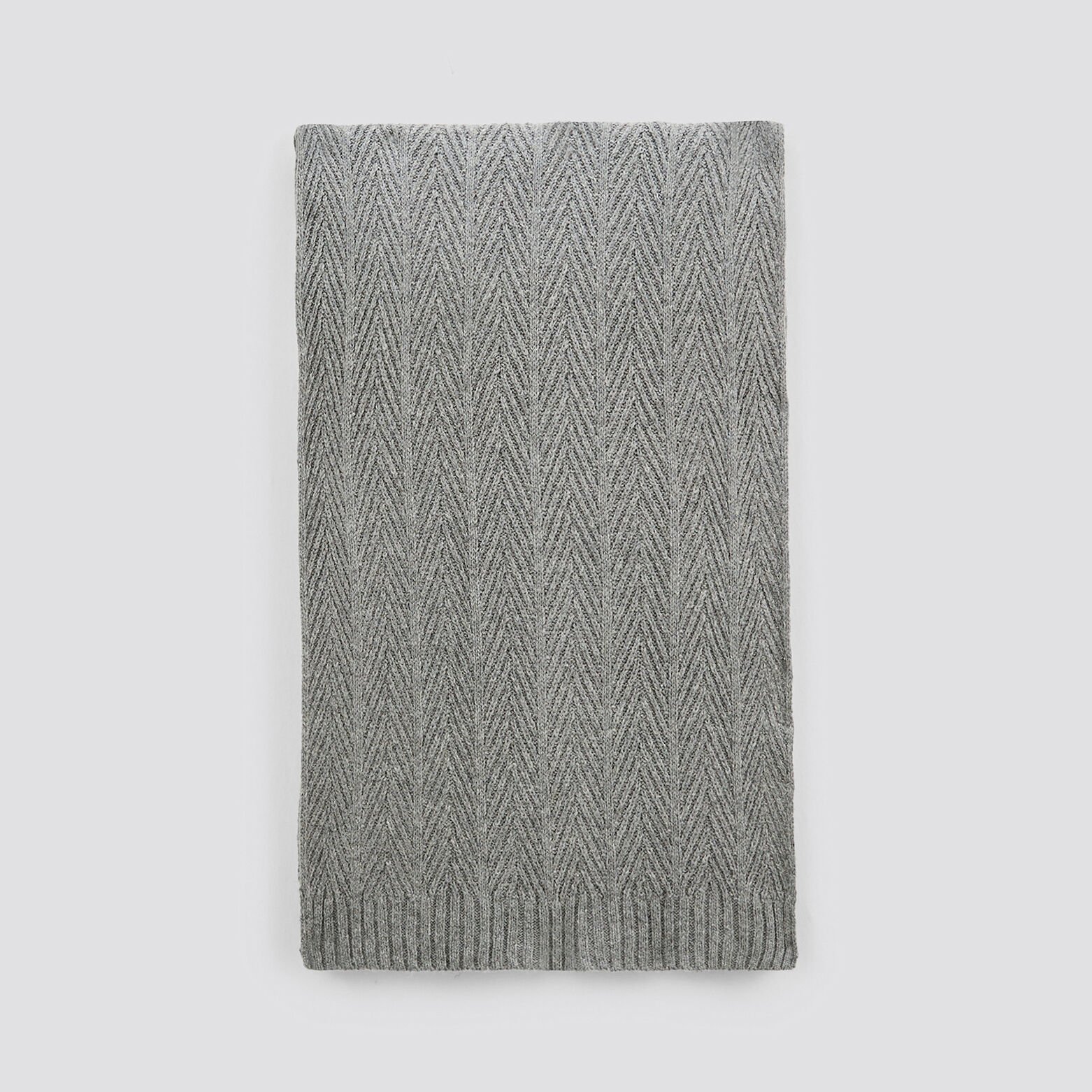 Écharpe contenant de la laine