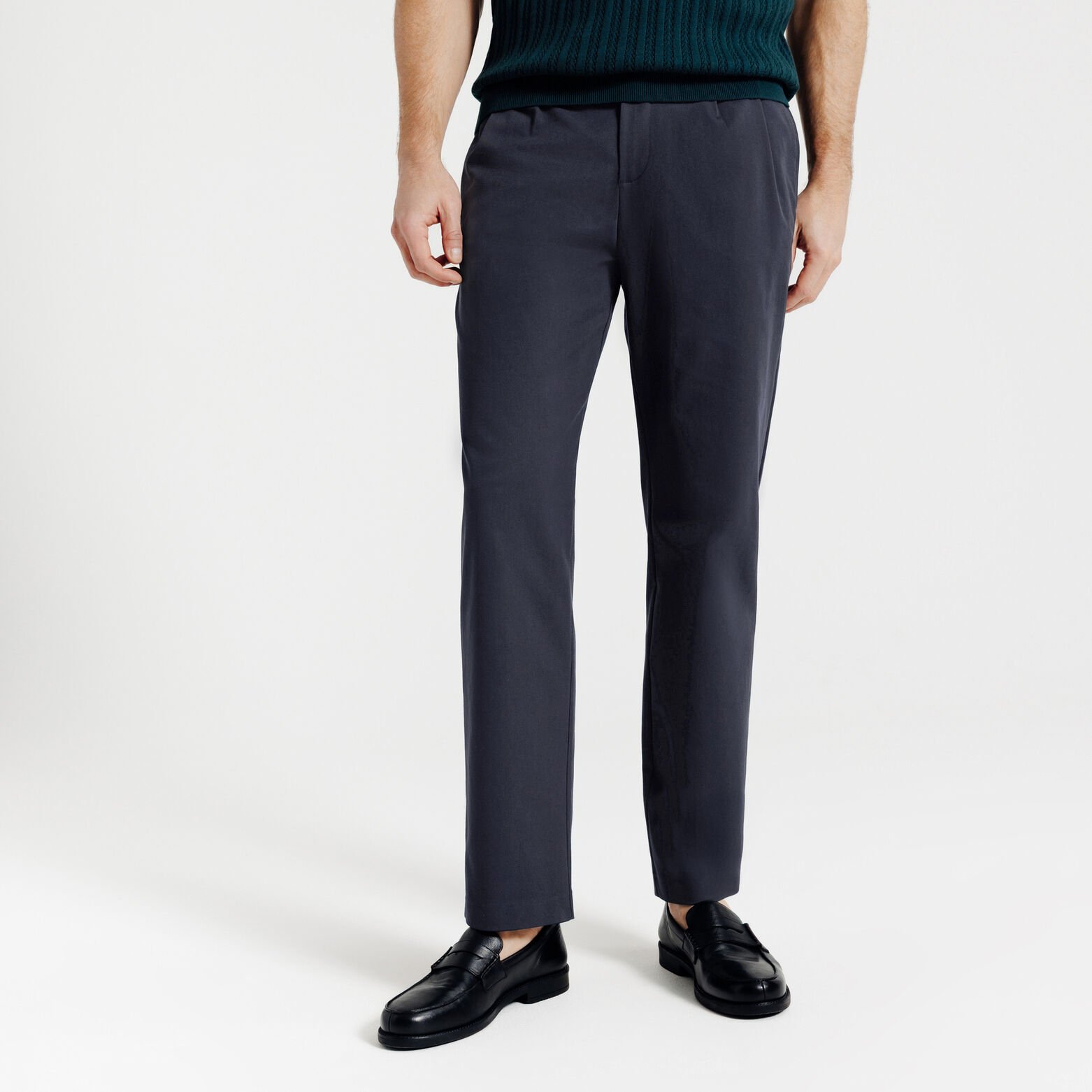 Pantalon chino &agrave; plis