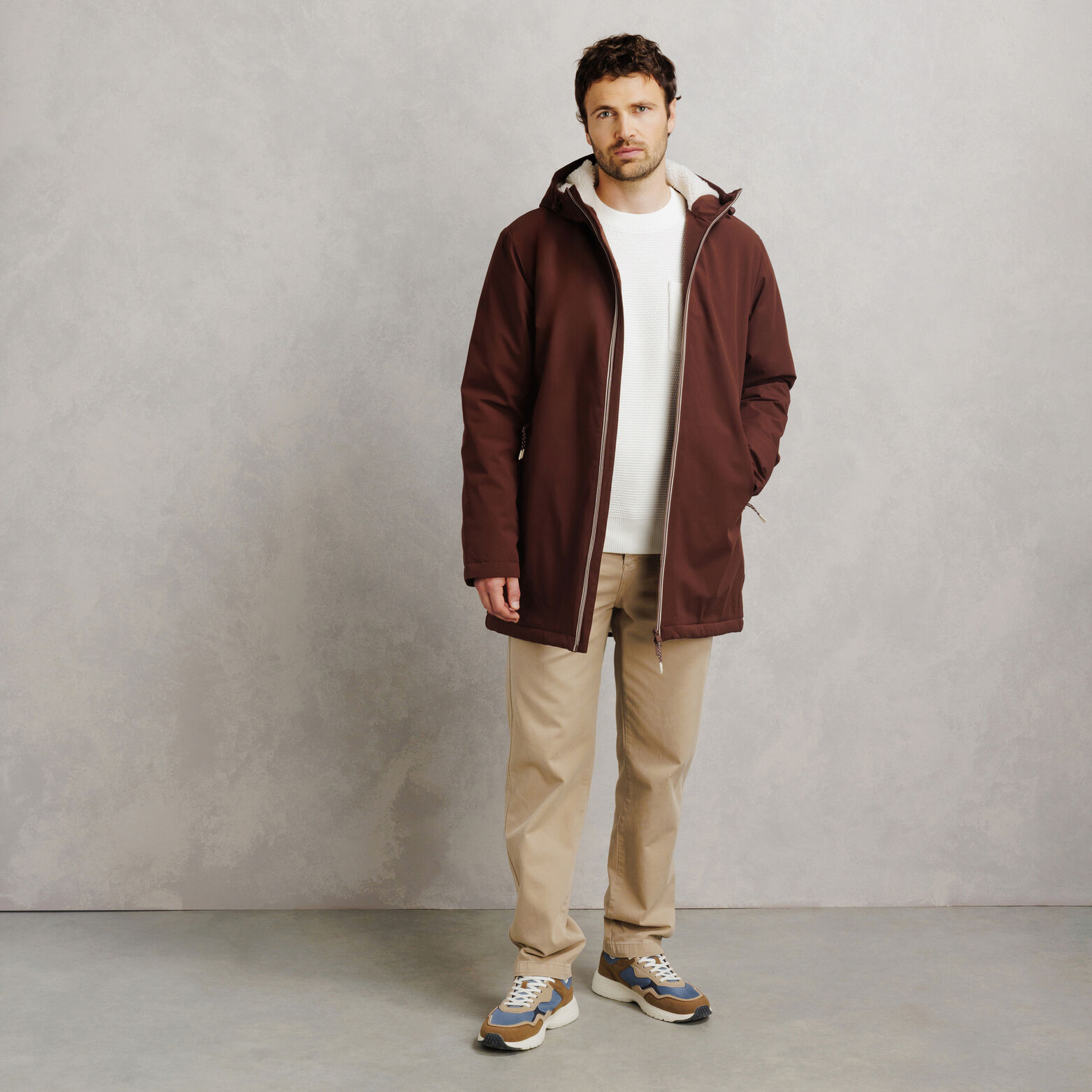 Parka longue &agrave; capuche doubl&eacute;e en sherpa