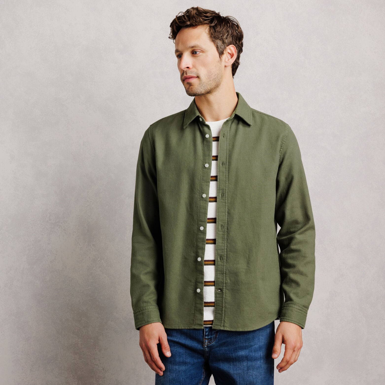 Chemise 100% coton armur&eacute;e unie