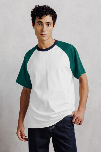 Tee shirt raglan contrast&eacute;