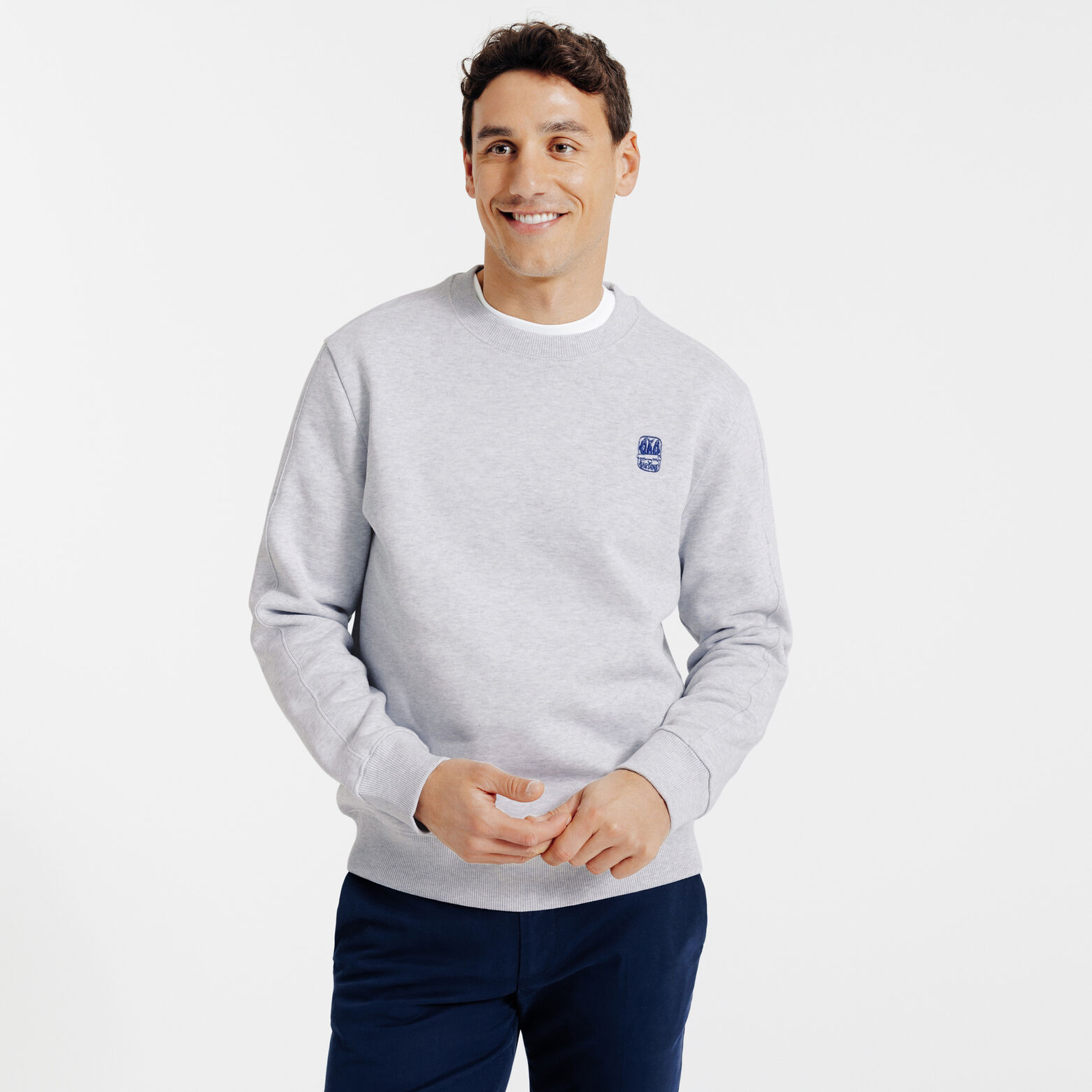 Sweat col rond chin&eacute; broderie poitrine