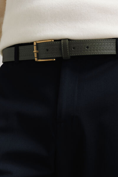 Lederen riem met reli&euml;f