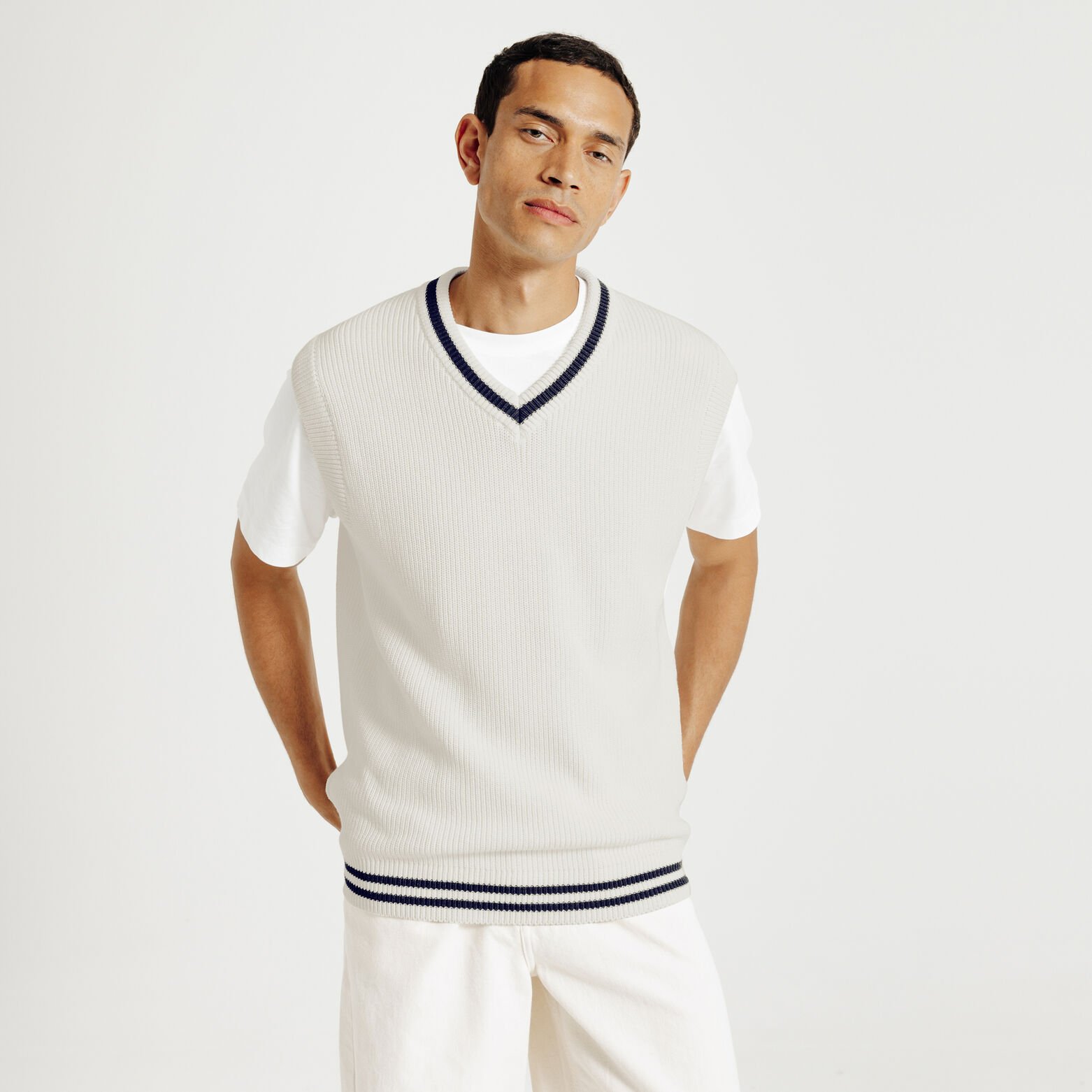 Pull col v sans manches relax