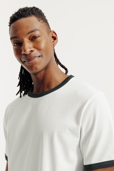 Tee shirt  contrast&eacute;