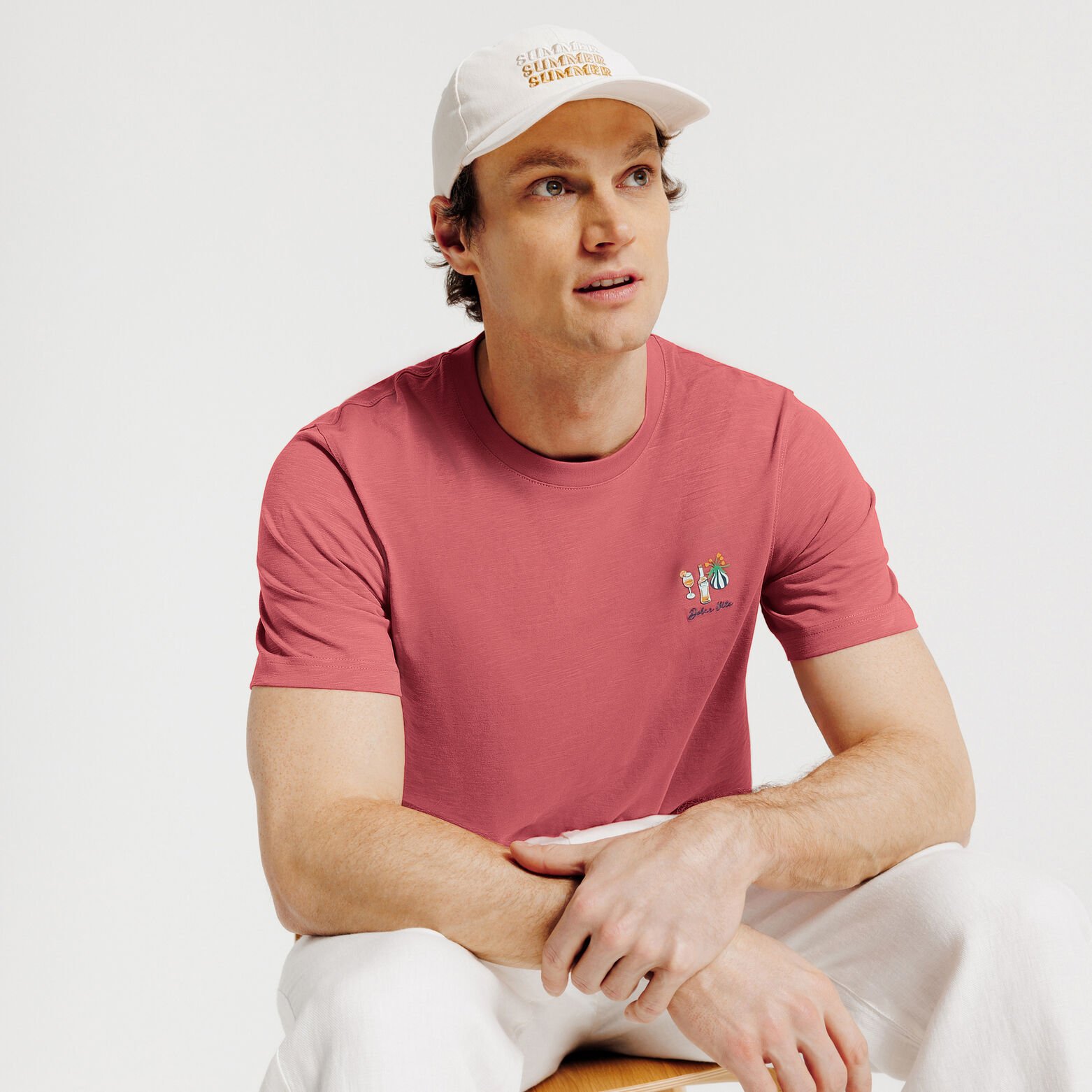 T-shirt in gevlamde stof met borduursel op de bors