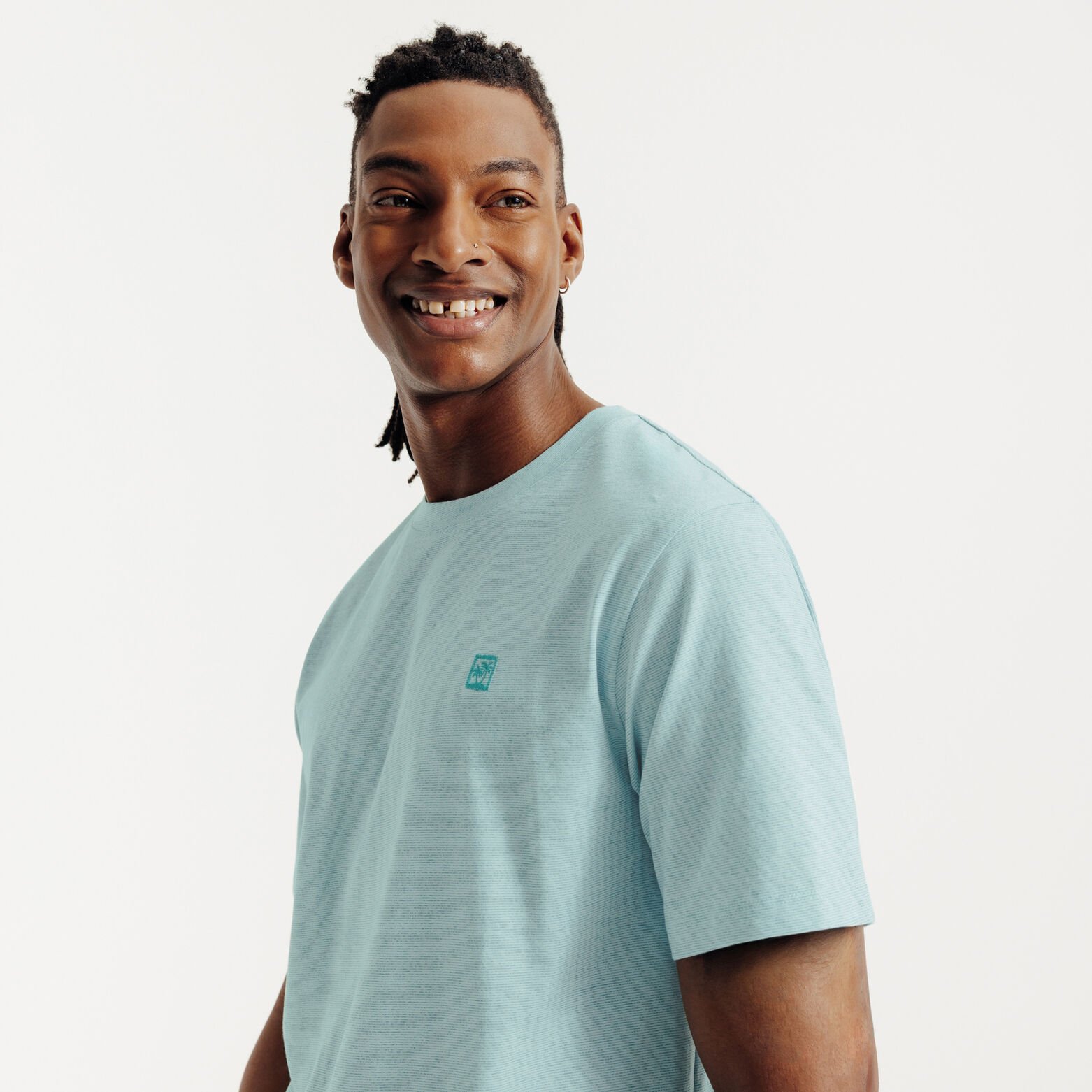 Tee shirt effet microray&eacute; broderie poitrine