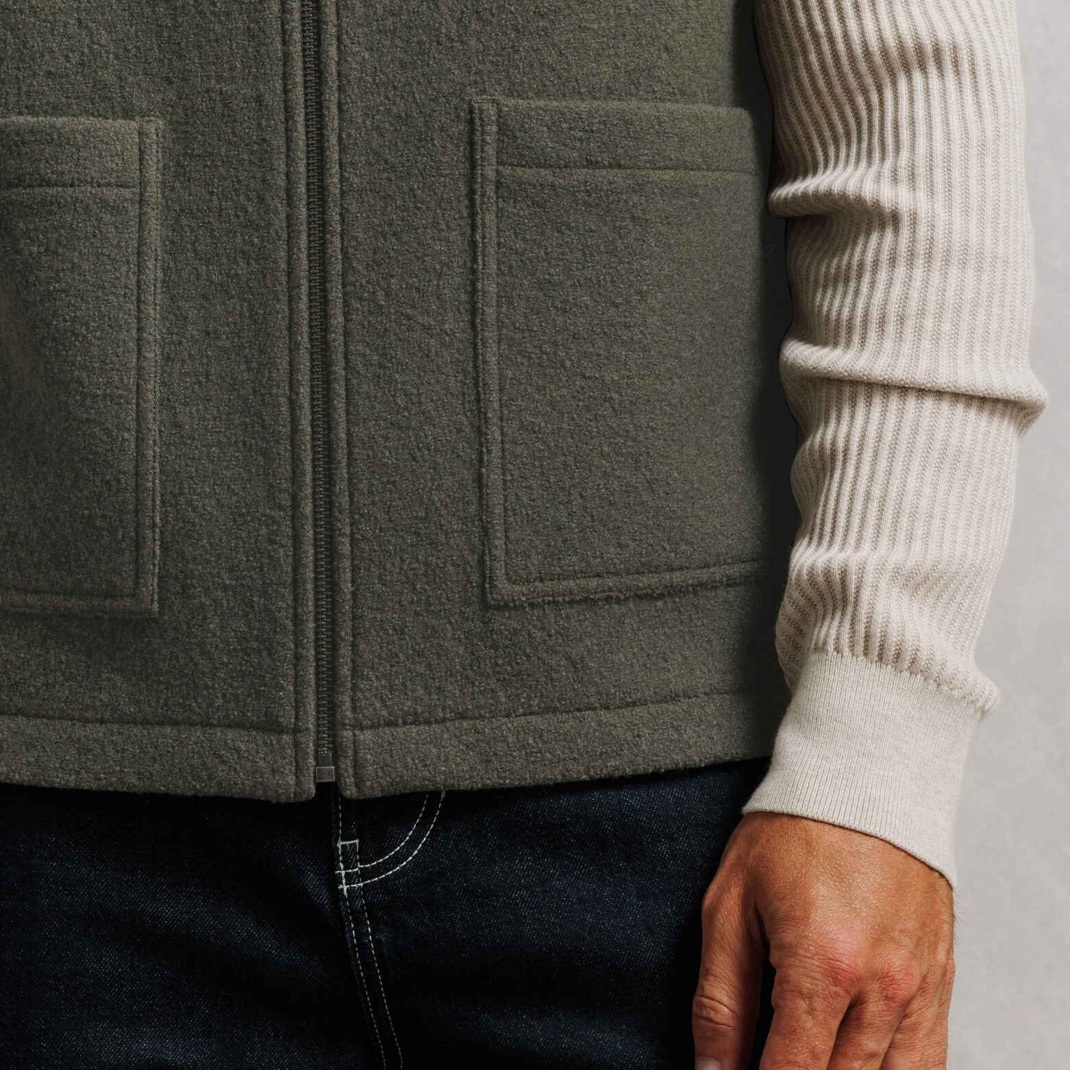 Gilet zipp&eacute; sans manches 100% laine