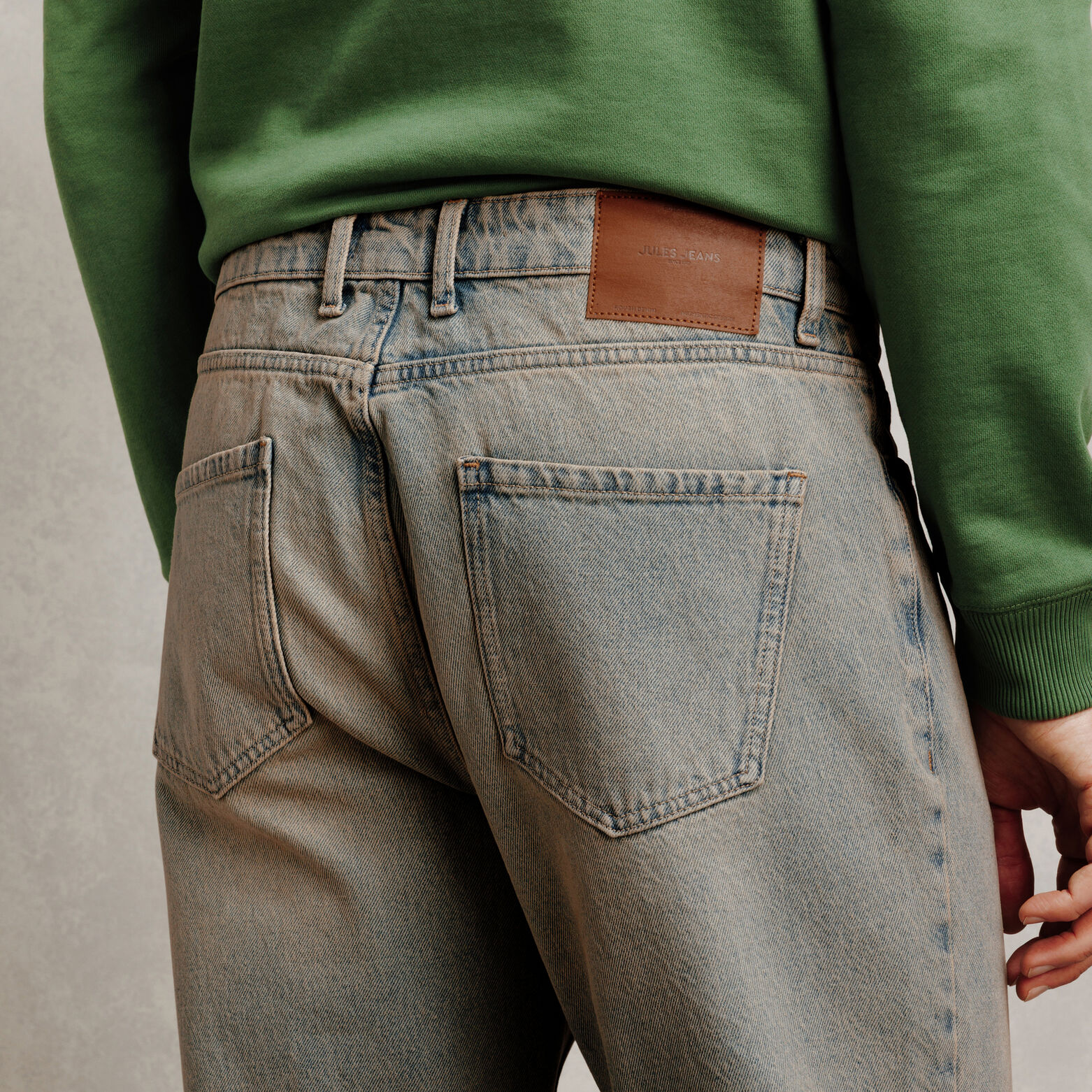 Jean loose