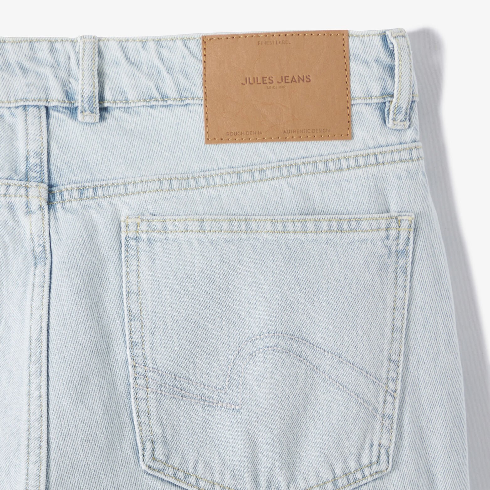 Jean straight rigide