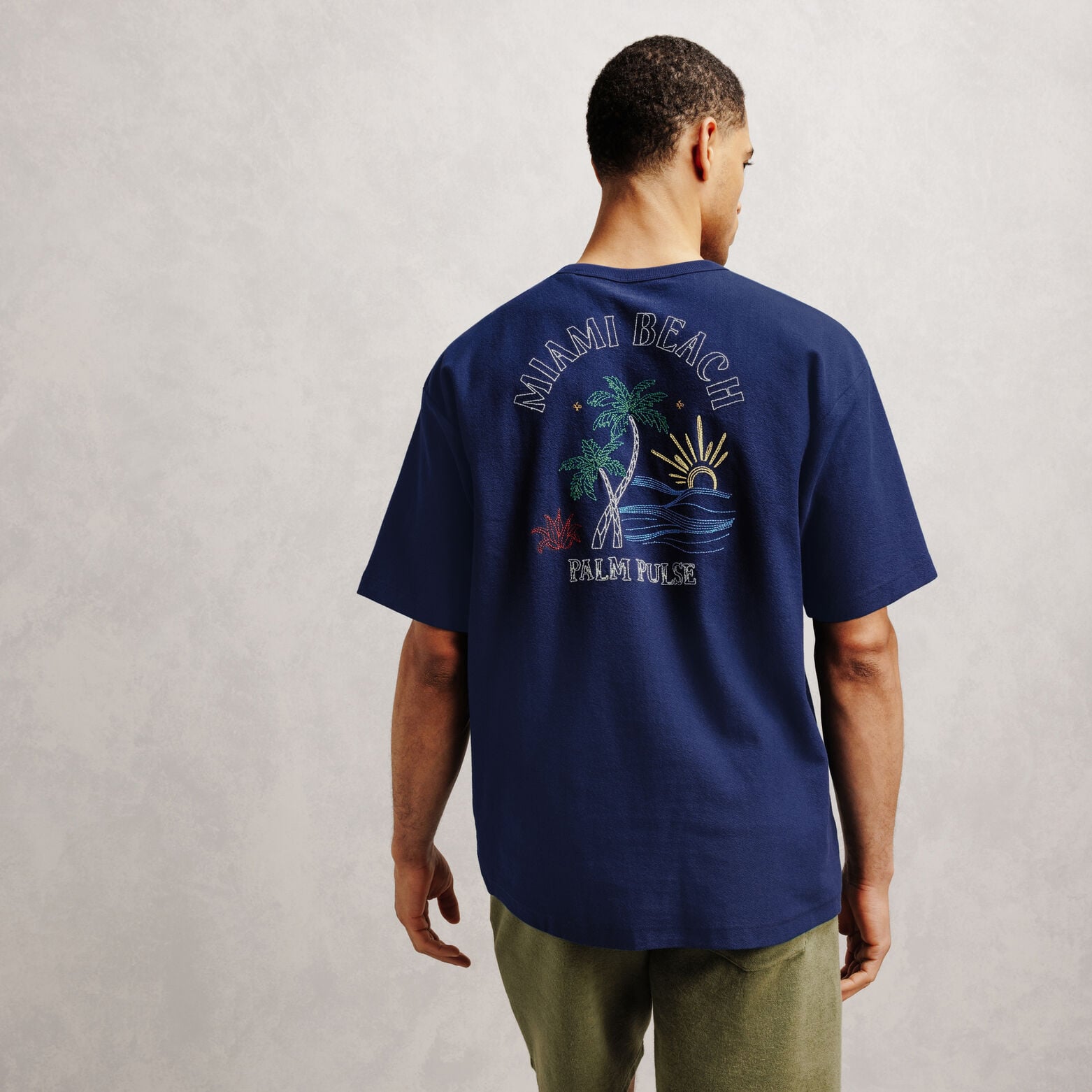 Tee shirt relax brod&eacute; devant dos textur&eacute;