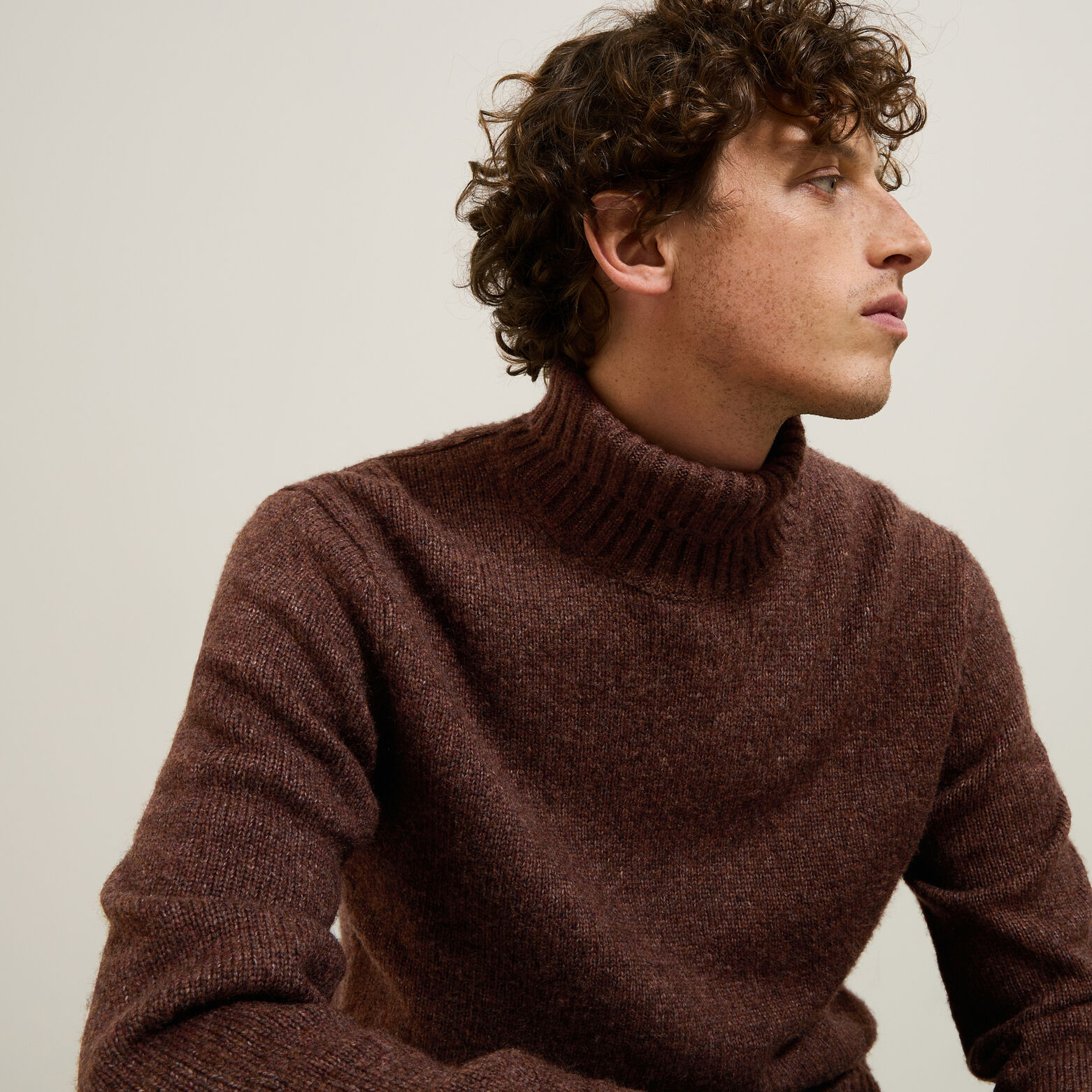 Pull col roulé doux