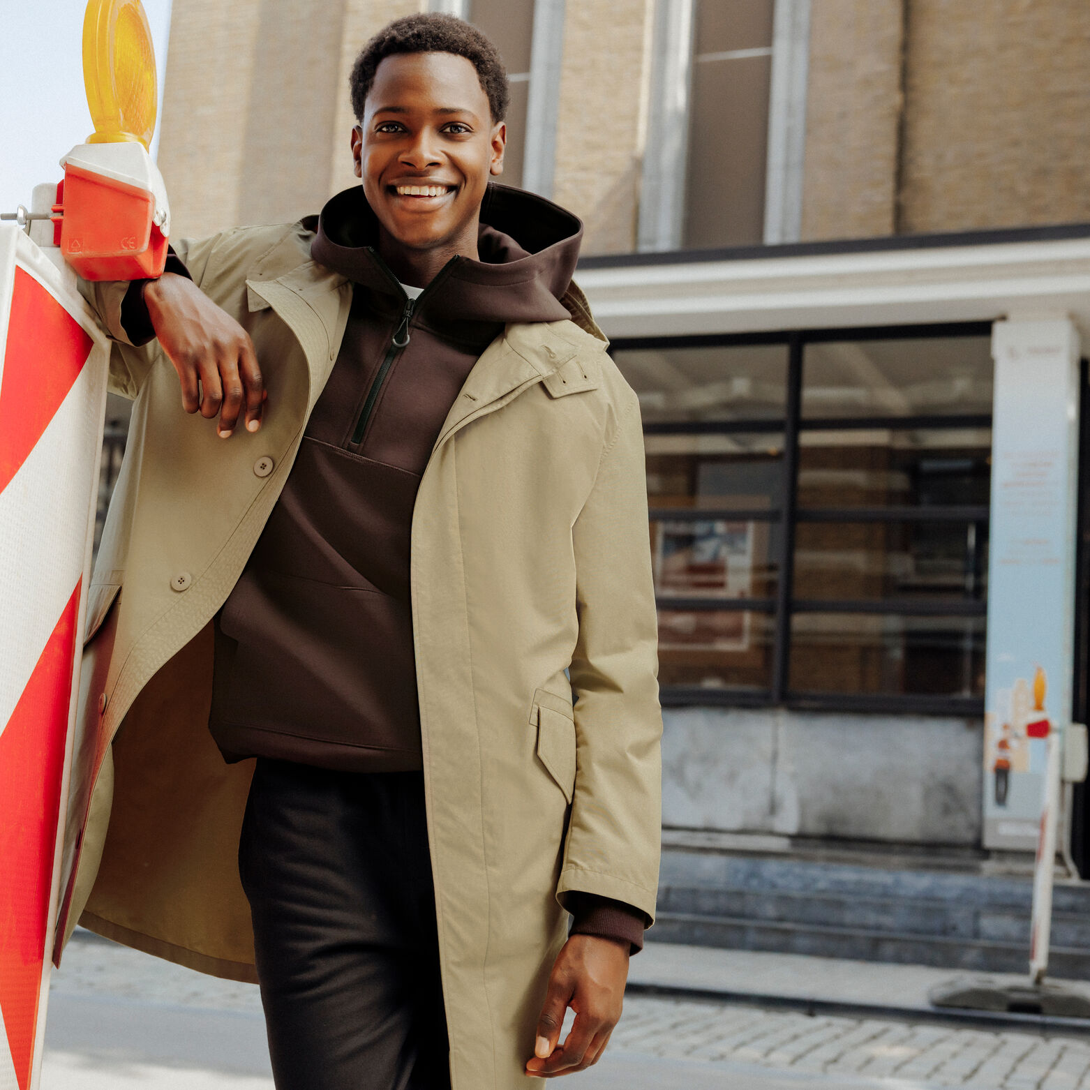 Parka longue boutonnée à capuche