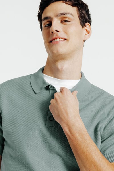 Polo en maille col boutonn&eacute; jeux de points