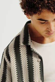 Chemisette en crochet col requin